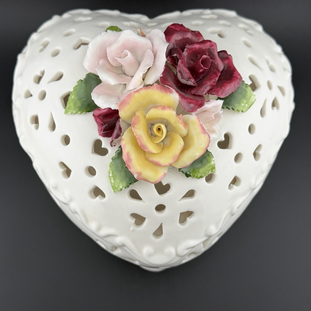 Vintage Porcelain Heart Trinket Potpourri Box Cutout Lattice Roses Excellent